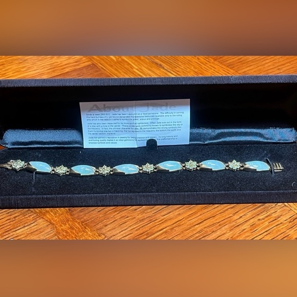 Vintage 14Kt Gold Jade and Peridot Bracelet - Picture 1 of 5